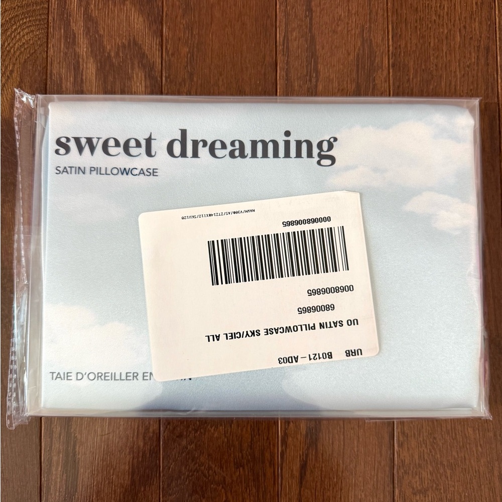 NWT - Urban Outfitters Sweet Dreaming Satin Pillowcase